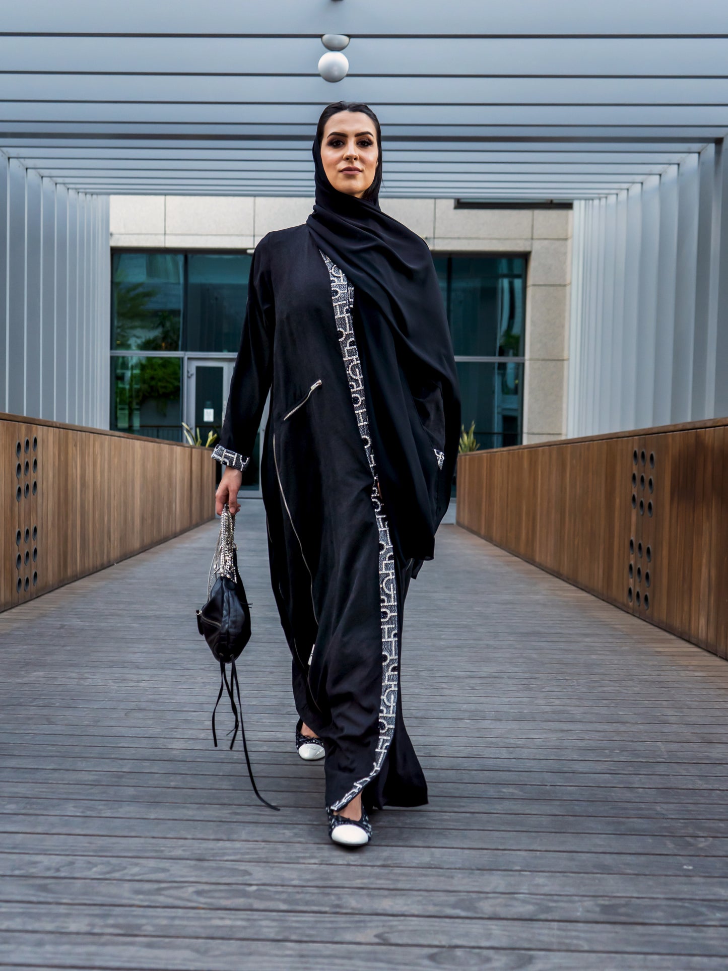 Black abaya - Pattern Signature