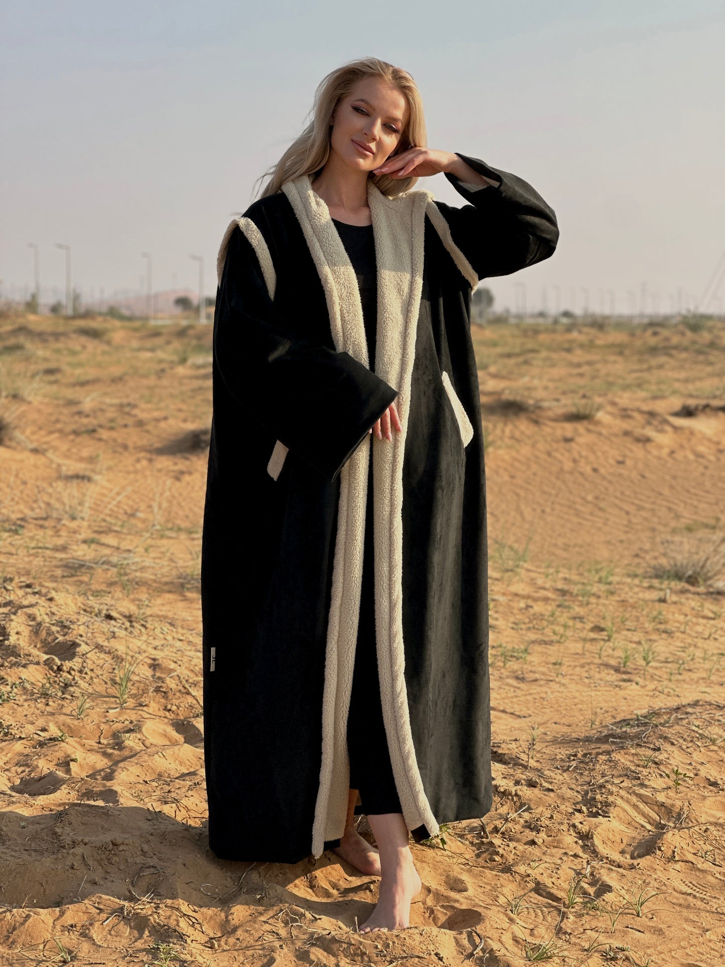 Winter Abaya Farwa collection - Black abaya with fur