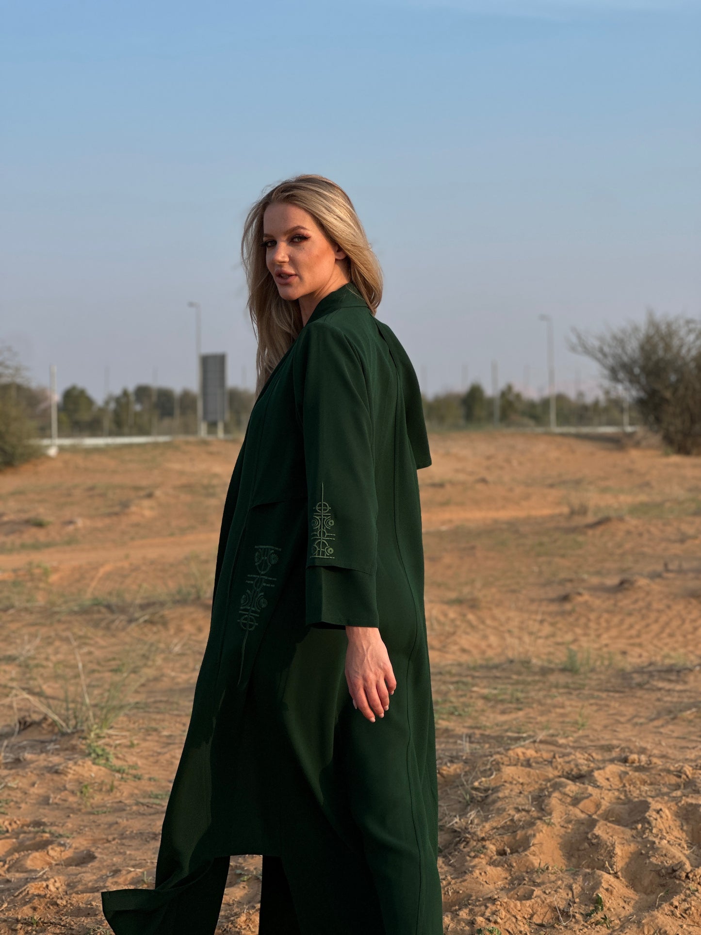 Green linen Abaya - Pattern signature